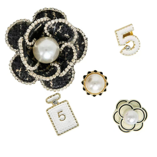Tailory Luxe Black & Pearl Flower Charm Set