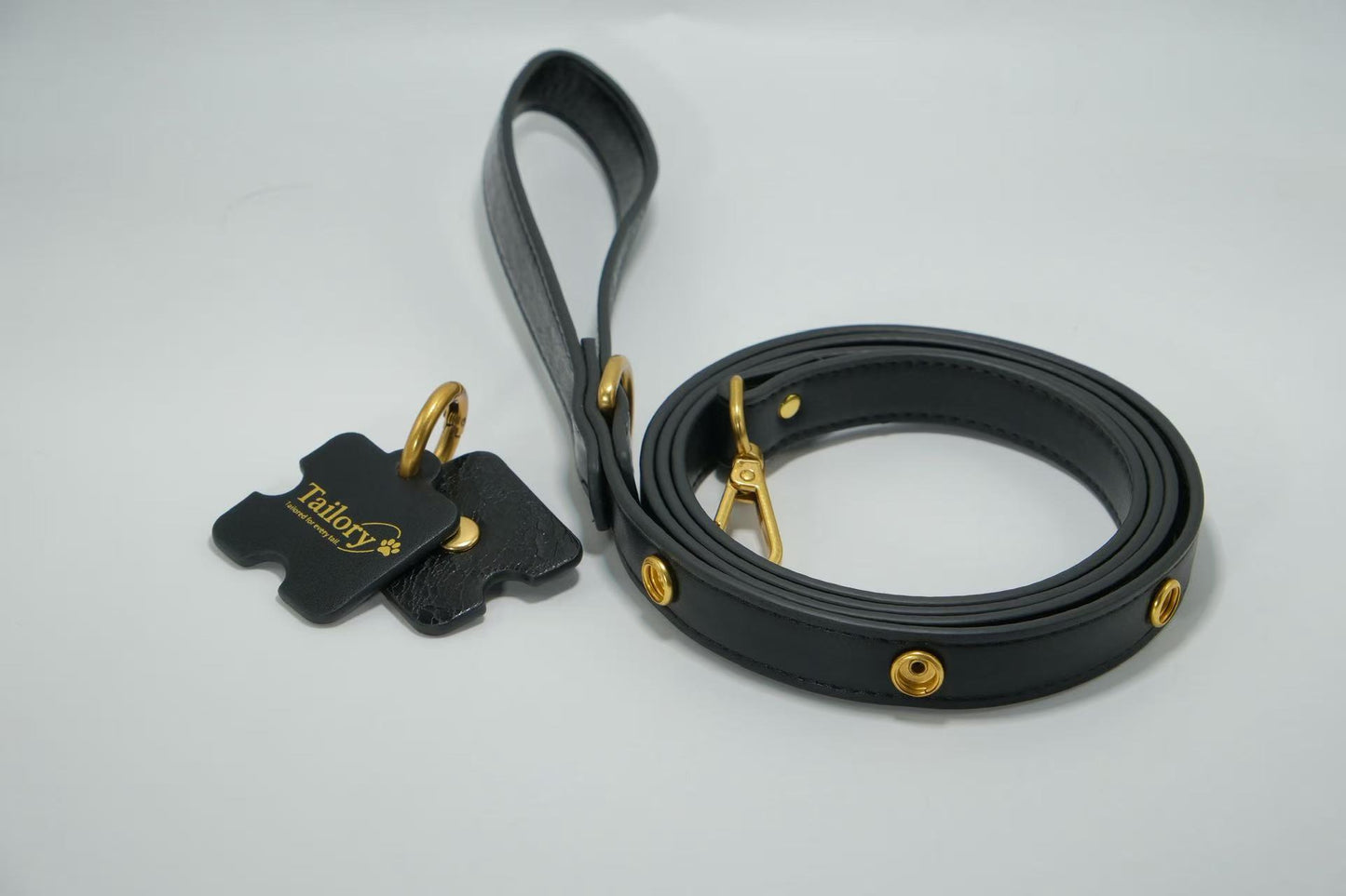 Tailory Faux Leather Pet Leash – Stylish and Durable with Decorative Button Design