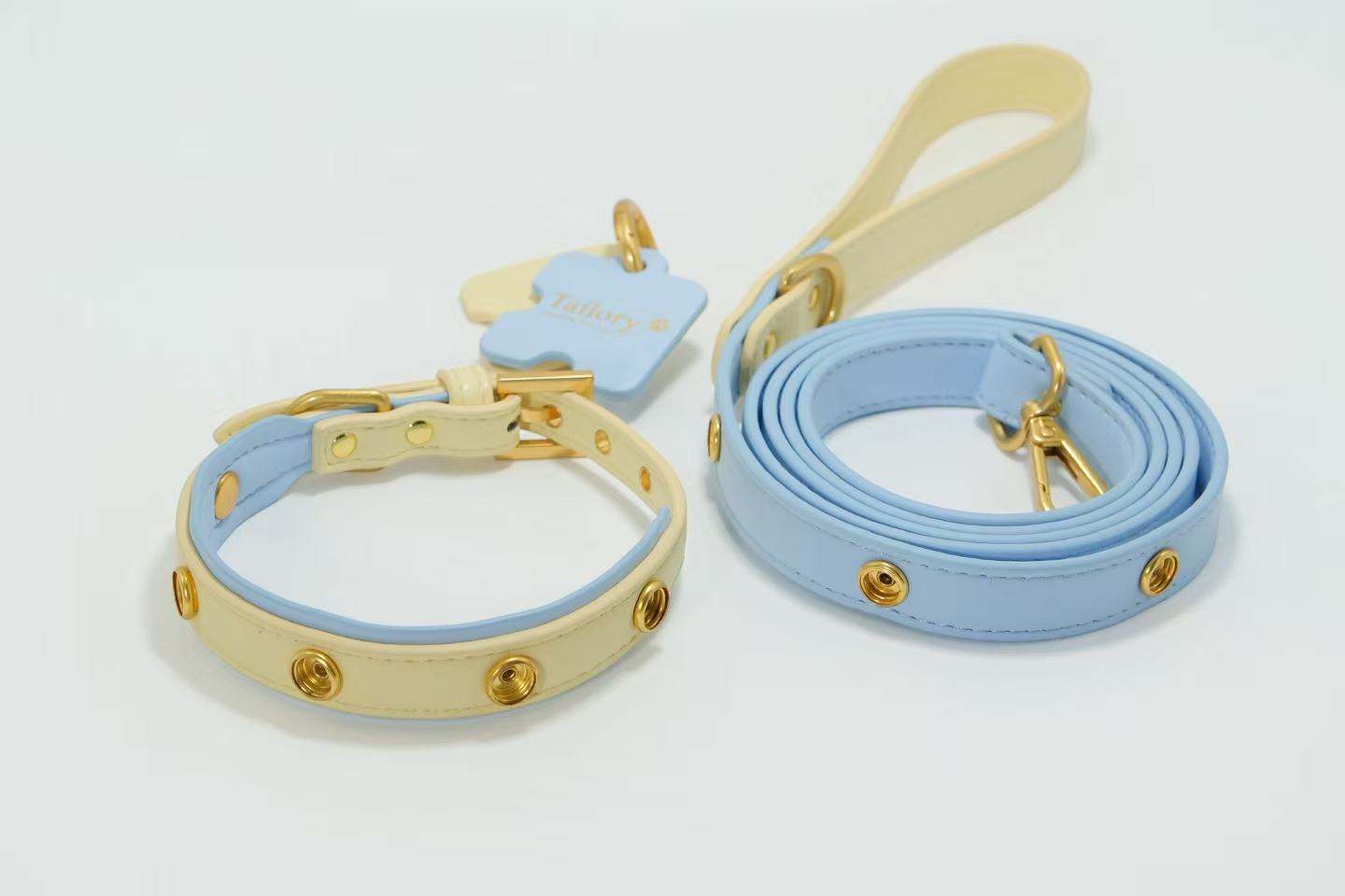 Tailory Customizable Eco-Friendly Leather Collar & Leash Set with Detachable Charms