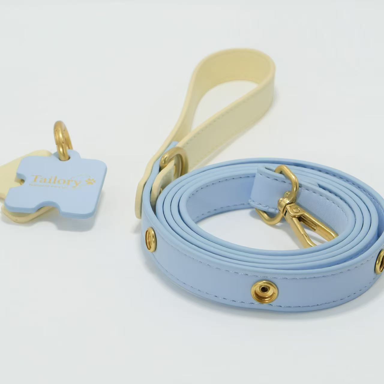 Tailory Faux Leather Pet Leash – Stylish and Durable with Decorative Button Design